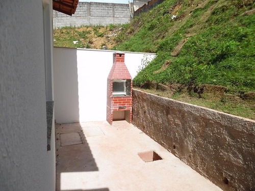 Imagem 26 de 30 de Macafé, Casa Linear, Com 2 Quartos 1 Suite, Sol Da Manhã, Piso Cerâmico, Janelas Em Blindex, Pias E Bancadas Em Granito Verde Ubatuba, Telhado Colonial, Terreno Com 150 M², Murado - Ca00200 - 32209136