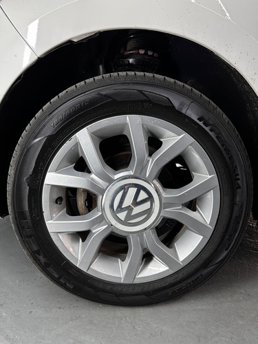Volkswagen Up! 1.0 Highline 5p L14