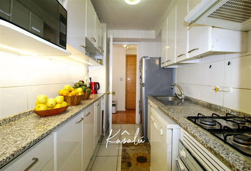 Departamento En Venta De 2 Dorm. En Las Condes