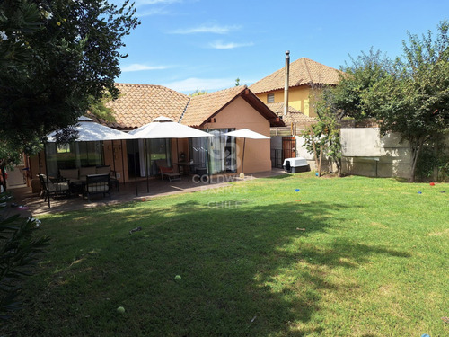 Casa En Venta De 3 Dorm. En Colina