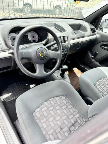 Nissan Platina 1.6 Custom Mt