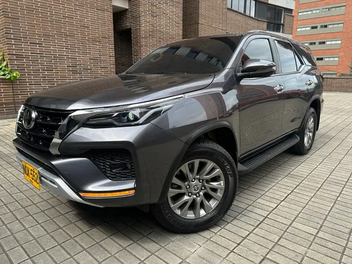 Toyota Fortuner 2.4 Diésel Srv 4X2