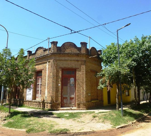 Casa Antigua En Colón Entre Rios Comercial