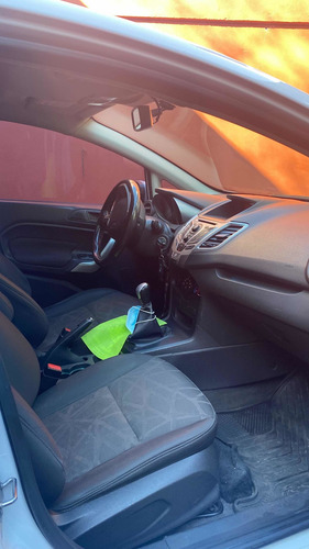Imagen 5 de 16 de Ford Fiesta Kinetic Titanium