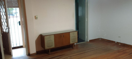 Casa 4 Dormitorios, Garage Y Jardín En Don Bosco