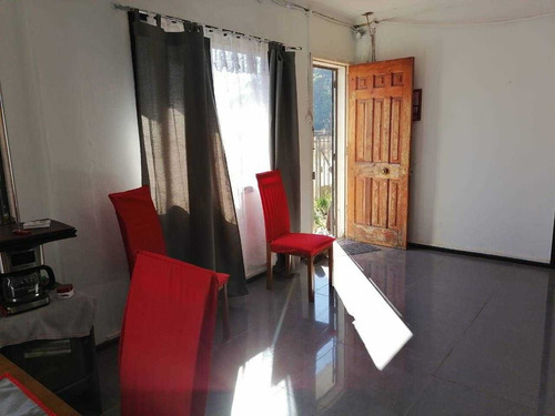 Casa Recientemente Remodelada, A 2 Cuadras De La Playa.