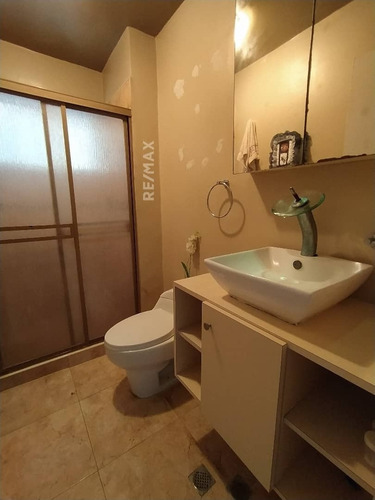 Imagen 12 de 18 de Re/max 2mil Vende Apartamento Remodelado En La Urb. Maneiro - Isla De Margarita
