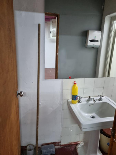 Imagen 7 de 23 de Casa -casa, Próximo 18 De Julio Y Tacuarembó, 248 M2 !!