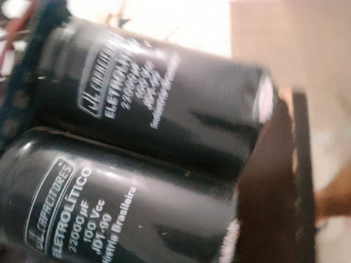 Capacitor Eletrolítico 22000 / 100