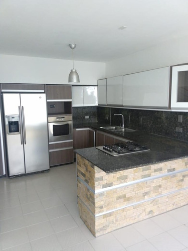 Se Vende Penthause Con Hermosa Vista A La Playa Lido Costa Dorada, Lecheria