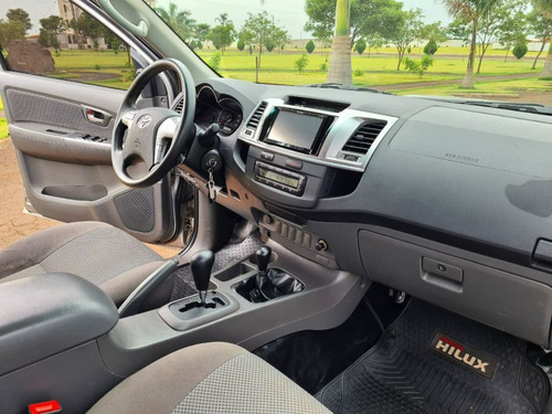 Imagen 6 de 10 de Toyota Hilux 4x4 Aut