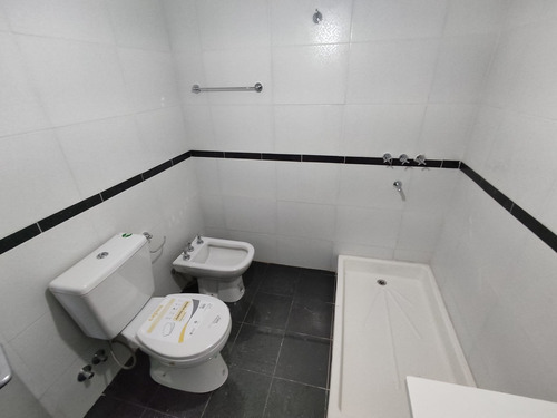 Imagen 10 de 25 de Venta 2 Ambientes Con Cochera En Morón