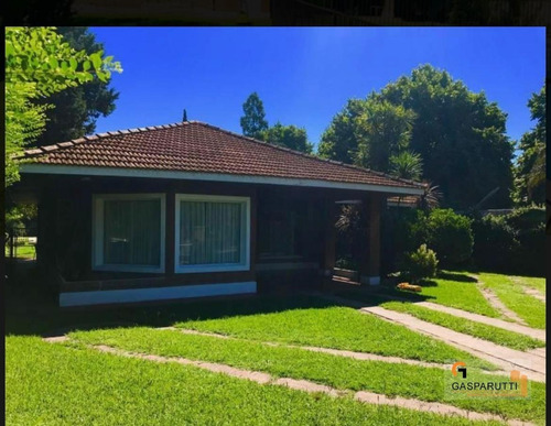 Imagen 2 de 10 de Casa Quinta En Venta En Maschwitz! 4 Ambientes