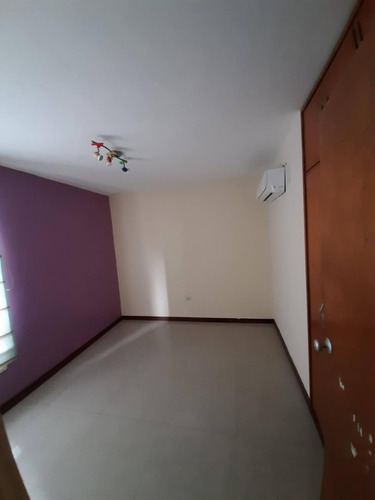 Imagen 8 de 13 de Apartamento En Venta Jardin Mañongo Naguanagua Valencia