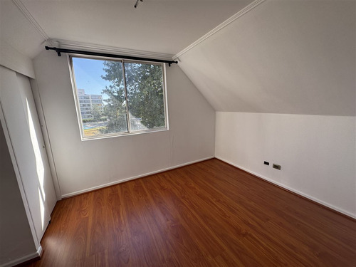Casa En Arriendo De 4 Dorm. En Huechuraba