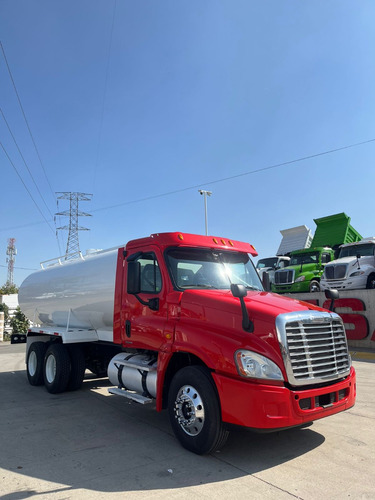 Freightliner Cascadia Camión Pipa De 20,000 Litros