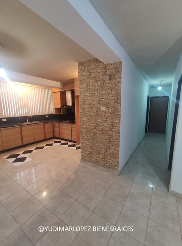 Imagen 18 de 21 de Apartamento En Venta Av. Intecomunal Conj. Res. La Pradera, Turmero - 04243178724