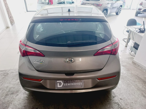 Imagem 9 de 14 de Hyundai Hb20 1.0 Comfort Plus Flex 2017 5p