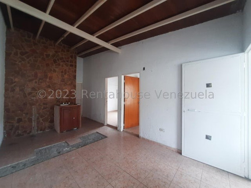 Imagen 5 de 10 de Casa En Venta En Urb. Carmen Elina, San Juan De Los Morros. 23-24540