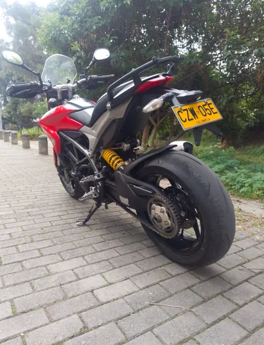 Ducati Hiperstrada 821 2015