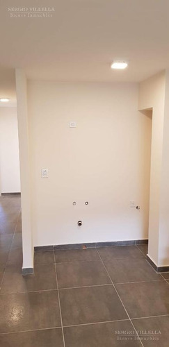 Imagen 4 de 17 de Departamento De Dos Dormitorios En Venta En Rosario