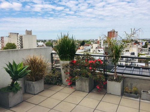 Departamento Con Balcón Y Cochera En Venta En Haedo