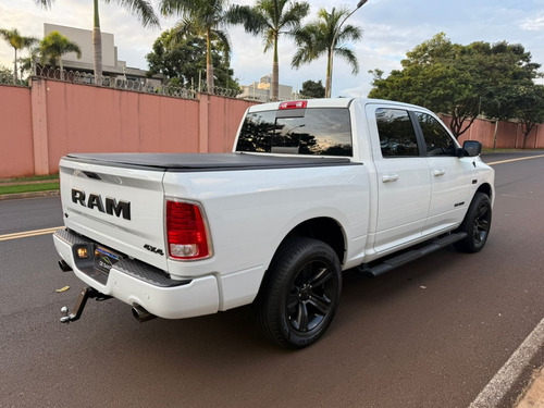 RAM Ram Classic 5.7 Laramie Night Edition Cab. Dupla 4X4 Aut. 4P