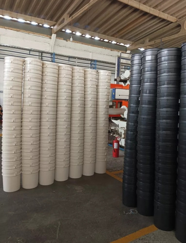 Envases De Cuñete Plásticos. Nuevos
