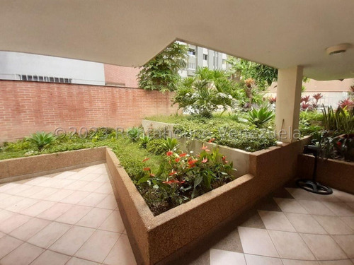 Apartamento En Venta En Los Naranjos Del Cafetal Con Espectacular Vista Al Ávila