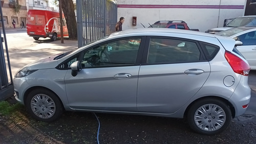 Imagen 2 de 15 de Ford Fiesta Se Plus