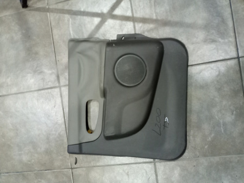 Tapizado De Puerta Trasero Derecho Mitsubishi L200 98