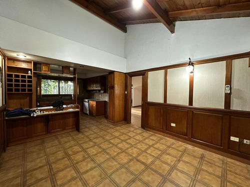 Chalet En San Miguel Ctro. Uso Profesional