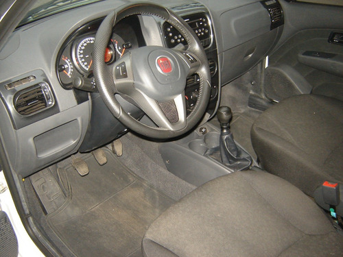 Imagem 11 de 14 de Fiat Strada Freedom 1.4 Cs Flex