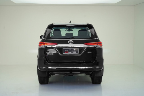 Toyota Hilux SW4 Hilux SW4 SRX 4x4 2.8 TDI 16V Dies. Aut.