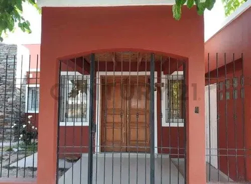 Casa Con Departamento En Venta - foto 1