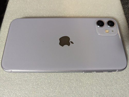 Iphone 11, Lila, 64g, 72% Bateria, Liberado, Detalles Lavanda (Usado)