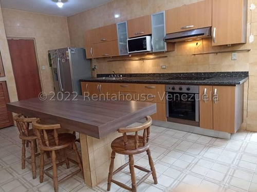 Imagen 2 de 16 de Amplia Quinta En Venta - Urb Prados Del Este - Mls#22-22103