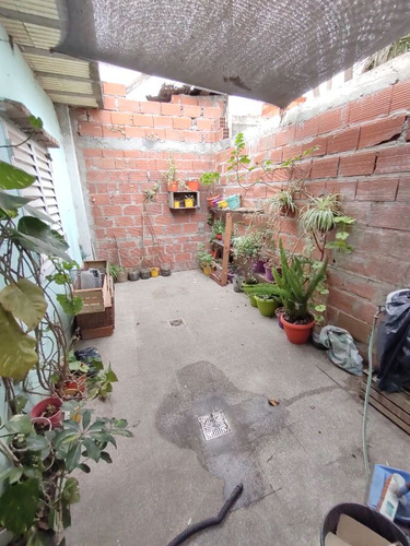 Calle 152bis Esq 521 - Casa 2 Dormitorios C/ Cochera Y Monoambiente