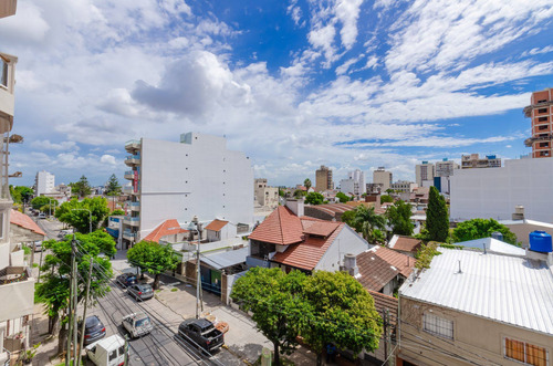 Venta 3 Ambientes C/cochera Y Balcón Al Frente