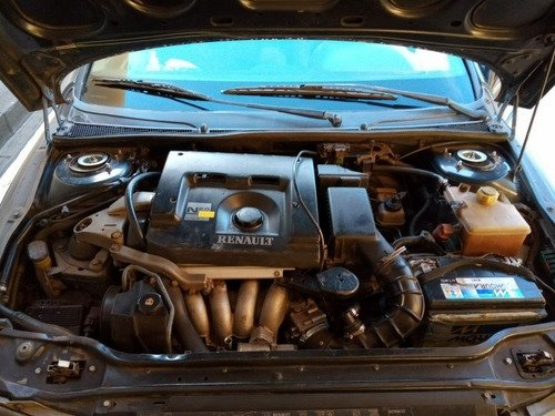 Imagen 10 de 15 de Renault Laguna 2.0