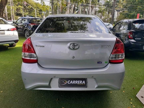 Imagem 4 de 12 de Etios 1.5 X Plus Sedan 16v Flex 4p Automático