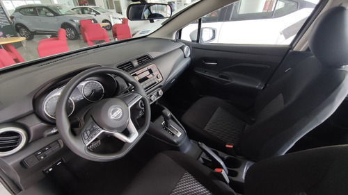 Imagen 8 de 14 de Nissan Versa Sense Cvt