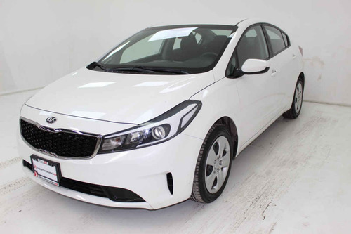 Imagen 1 de 13 de Kia Forte Sedan 2018 4 Cilindros