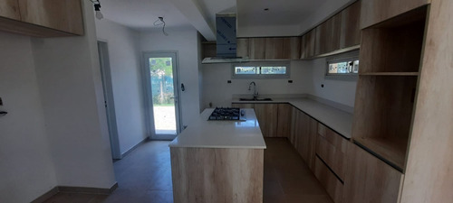 Imagen 9 de 23 de Hermosa Casa Al Agua El Canton Norte!