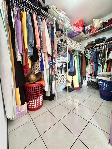 Casa 2 Plantas 3 Dormitorios 2.5 Baños Zonas Verdes