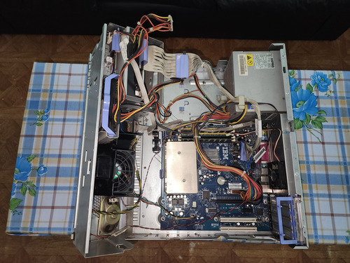 Cpu Ibm Thinkcentre Pentium 4 - Hdd 80gb - 1,5gb Funcionando 80 Gb 1 Gb X (Usado)