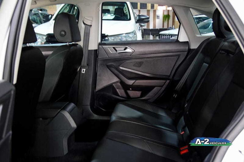 Imagem 4 de 13 de Volkswagen Jetta Comfort. 250 Tsi 1.4 Flex 16v Aut 2018