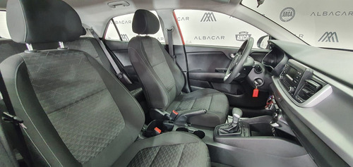 Imagen 13 de 15 de Kia Rio 2018 1.6 Hb Lx At