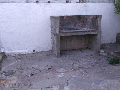 Imagen 11 de 19 de Casa En Venta Con Renta - 2 Dormitorios - 1 Baño - Andres Gomez - Malvin