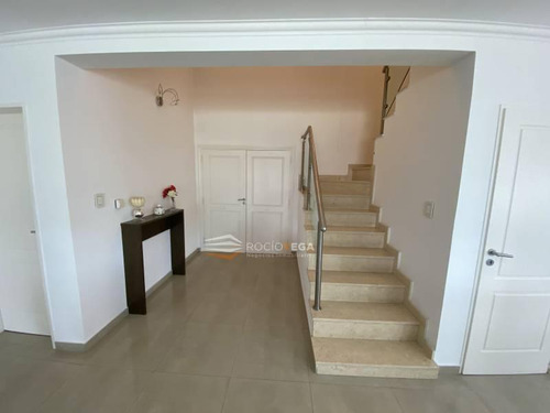 Casa En Venta En Barrio Santa Ana Moreno